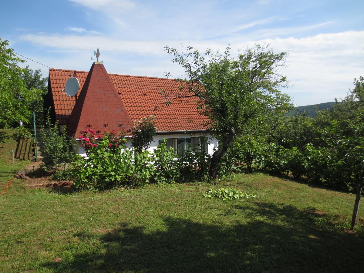 A Tornyos Haz Hotel Csárdamajor Buitenkant foto